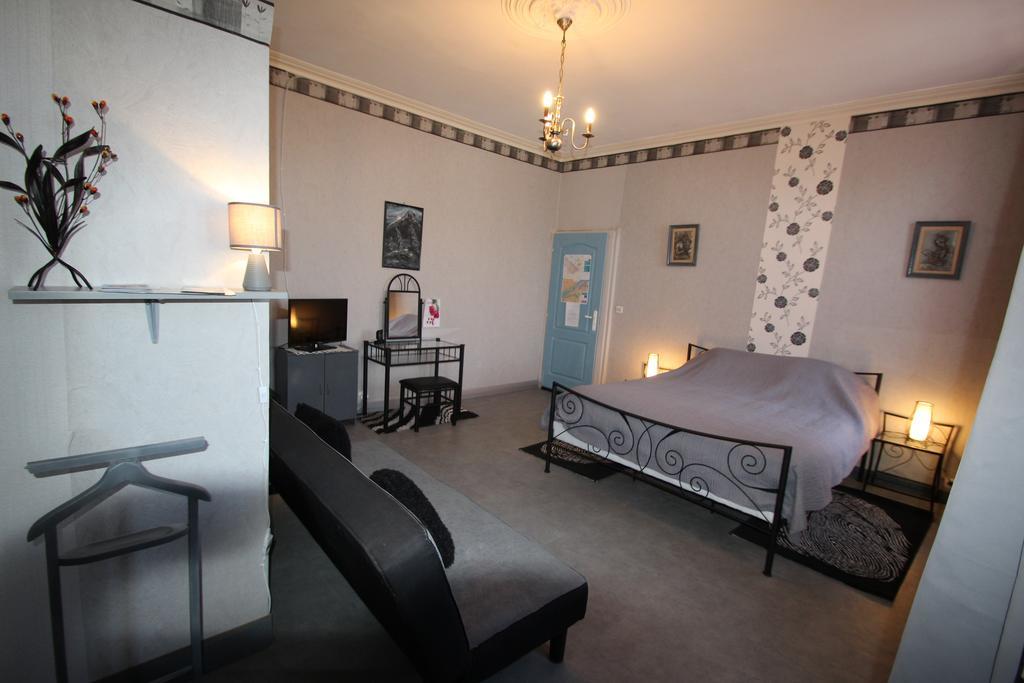 Vaudelnay Domaine Des Roses B&B 객실 사진