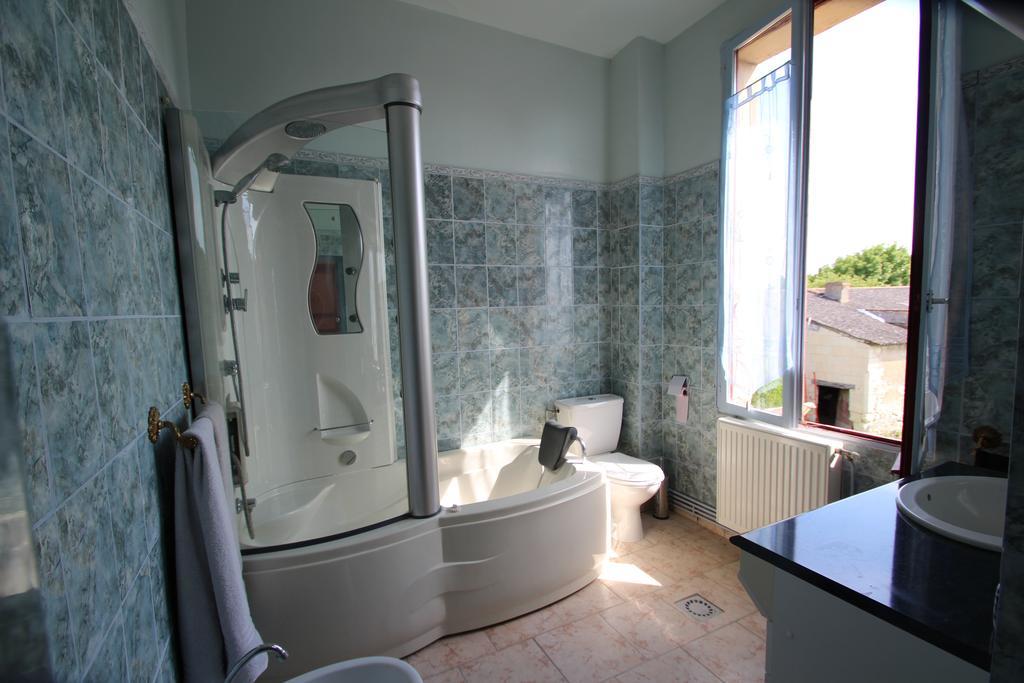 Vaudelnay Domaine Des Roses B&B 객실 사진