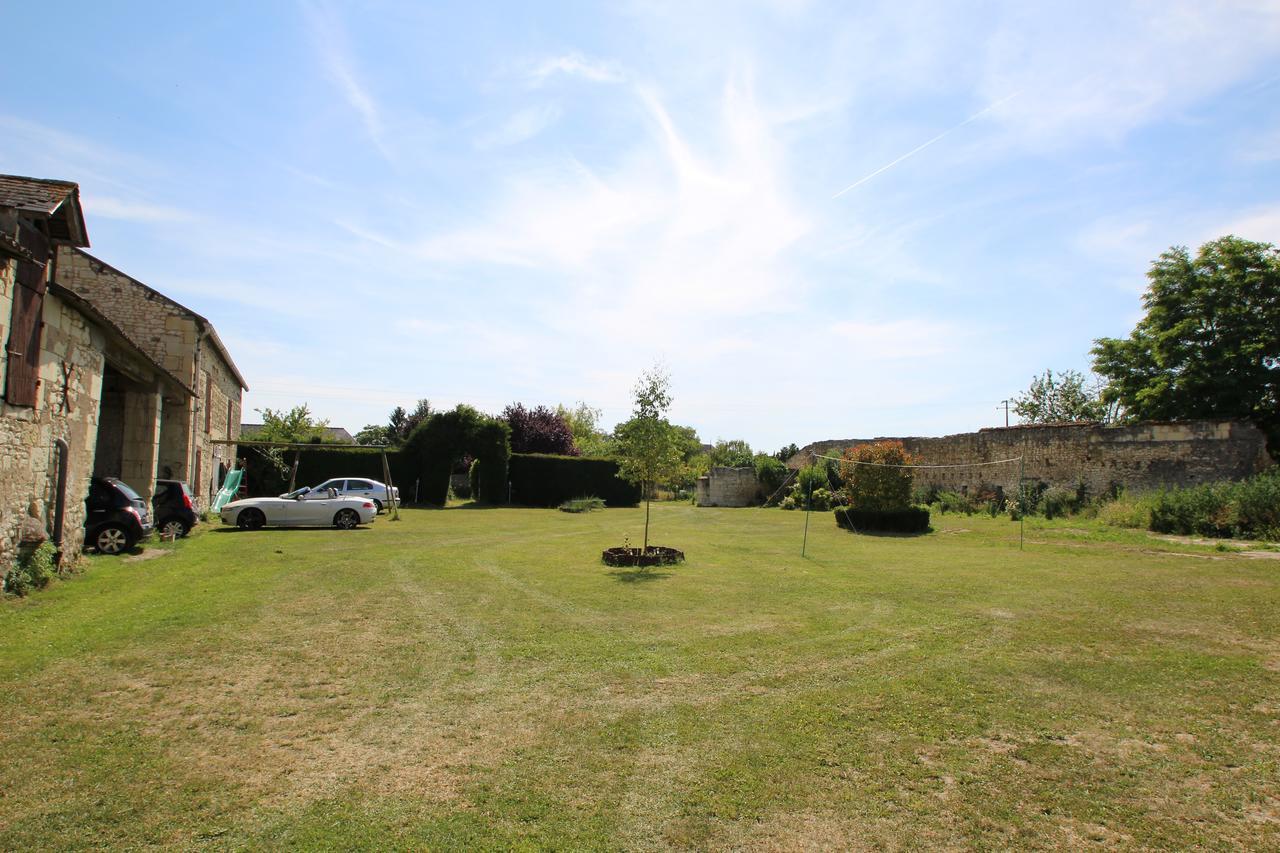 Vaudelnay Domaine Des Roses B&B 외부 사진